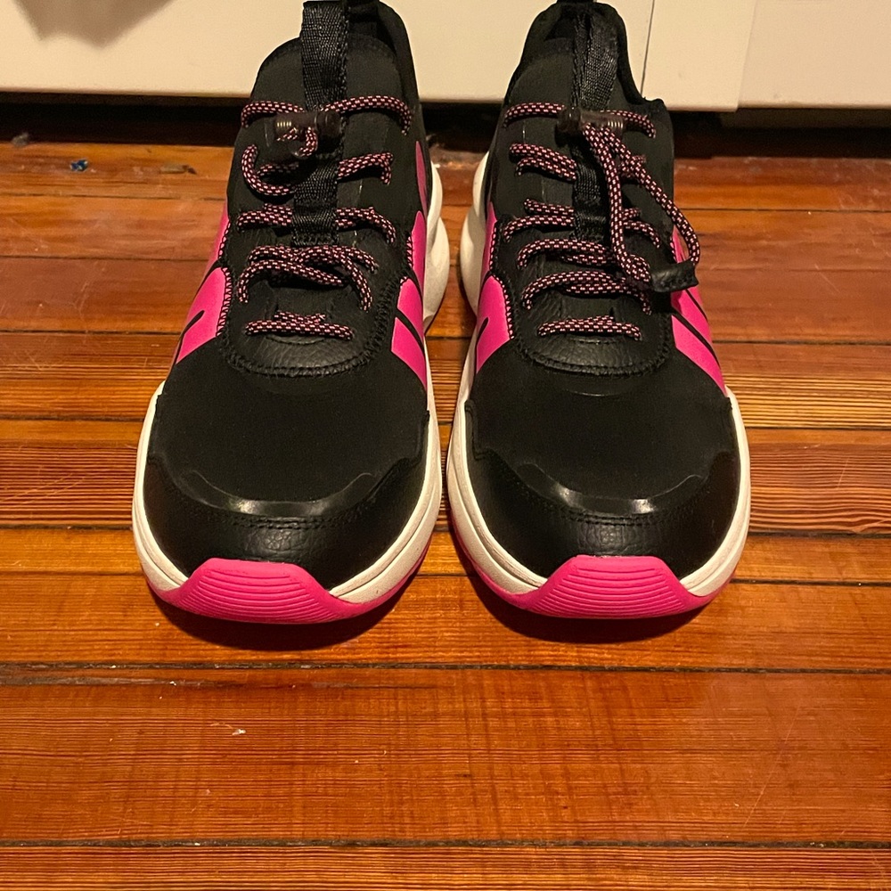 Womens Ugg sneakers